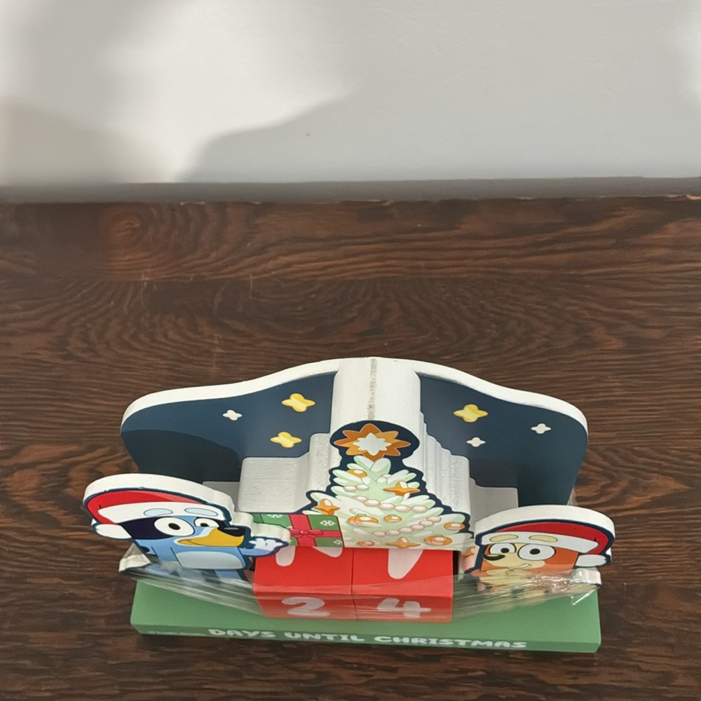NWT- Bluey & Bingo- Wooden Days Until Christmas Countdown Calendar w/ # Blocks - Picture 13 of 17